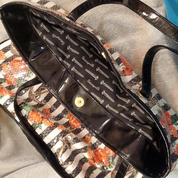 Betseyville Roses and Anchors sequins bag - Picture 10 of 14